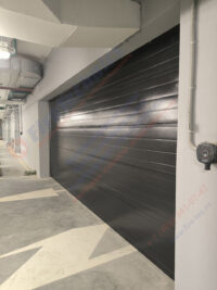 Секционные противопожарные ворота FireTechnics-S EI60 без калитки в паркинге ЖК Секционные противопожарные ворота FireTechnics-S EI60 без калитки в паркинге ЖК